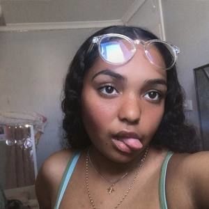 Meet your Posher, Shanel